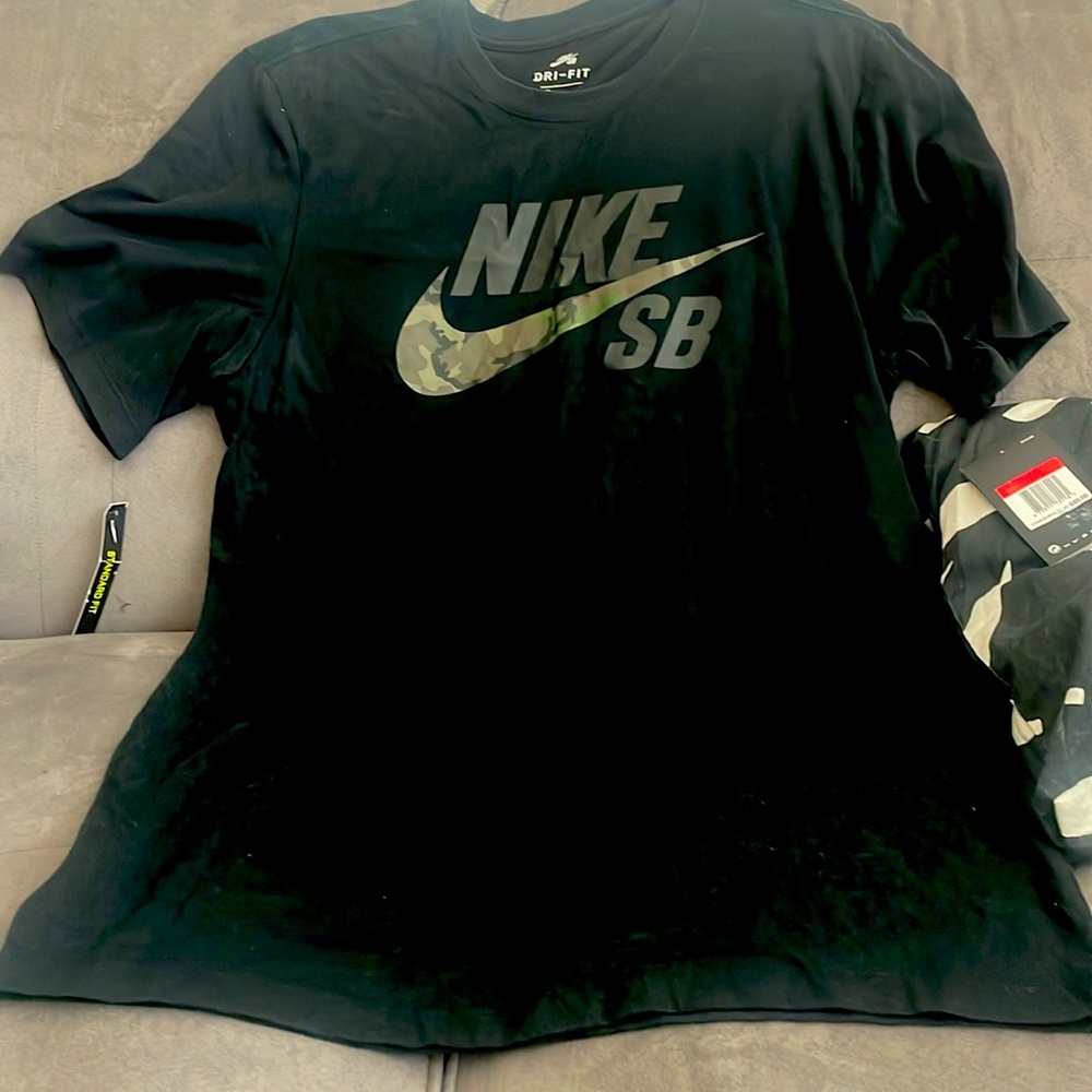 Nike SB shirt